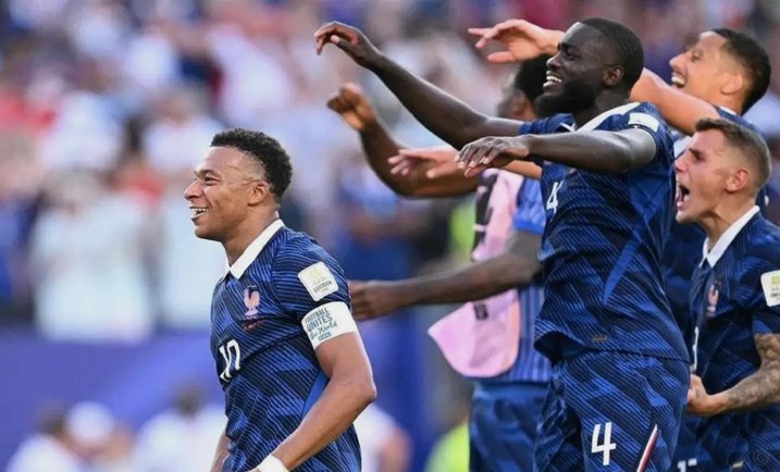法国2-0摩洛哥，姆巴佩失点传射，登贝莱破门